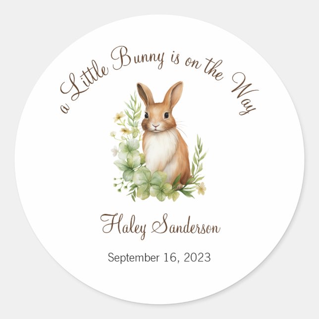 Ein kleiner Bunny ist auf dem Weg Label, Baby Runder Aufkleber (Vorderseite)