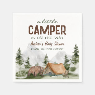 Ein kleiner Camper befindet sich auf dem Weg Baby  Serviette