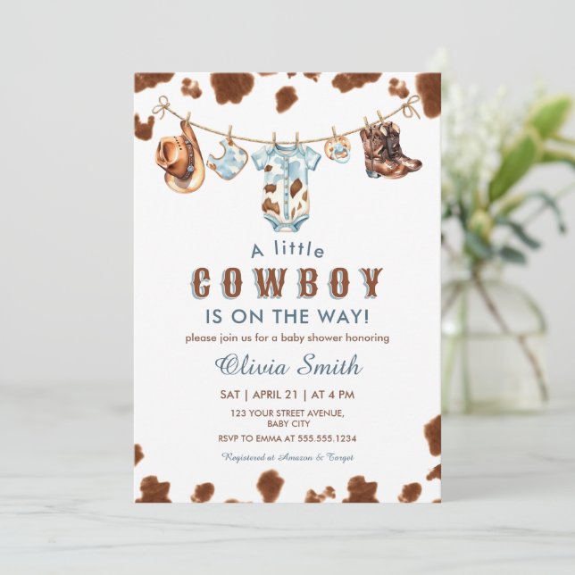 Ein kleiner Cowboy-Western Clothesline-Babydusche Einladung (Stehend Vorderseite)
