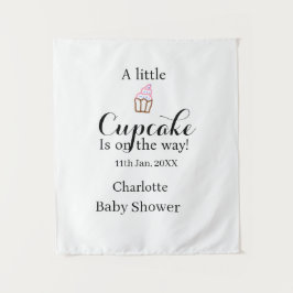 Ein kleiner Cupcake ist auf dem Weg Baby Shower Na Wandteppich