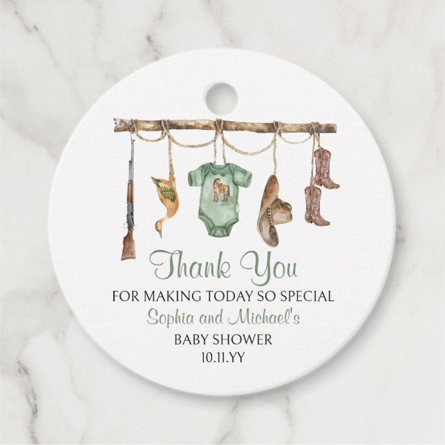 Ein kleiner Jäger ist unterwegs mit einer Babydusc Geschenkanhänger (Vorderseite)