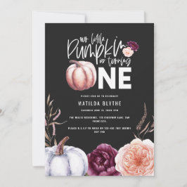 Ein kleiner Kürbis, blumengeschmückt im Herbst 1.