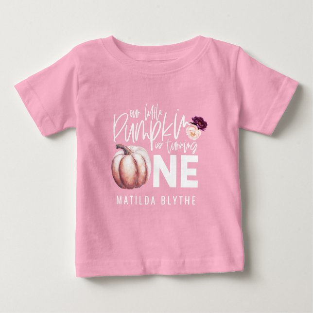 Ein kleiner Kürbis, blumengeschmückt im Herbst 1. Baby T-shirt (Vorderseite)