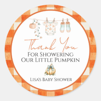 Ein kleiner Kürbis Herbst Baby Shower Geschenkanhä Runder Aufkleber
