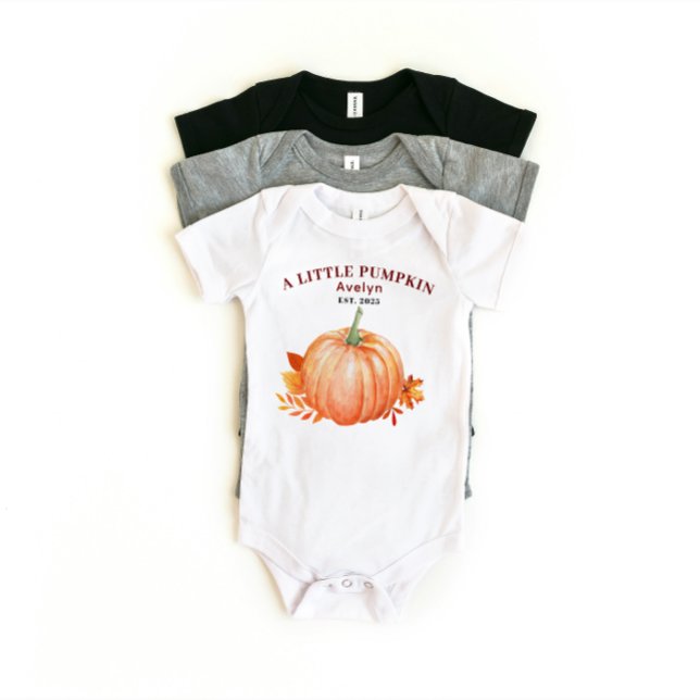 Ein kleiner Kürbis Individuelle Name und Herbst de Baby Strampler (a little pumpkin custom name baby gifts ideas baby shower mother to be fall theme newborn)