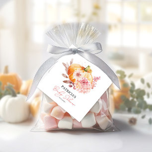 Ein kleiner Kürbis ist auf dem Weg Baby Shower Geschenkanhänger