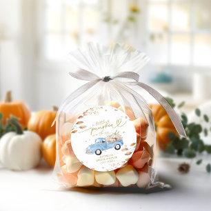Ein kleiner Kürbis ist auf dem Weg Baby Shower Runder Aufkleber