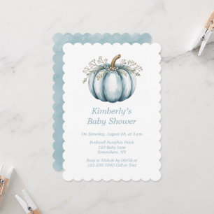 Ein kleiner Kürbis ist auf dem Weg Boy Baby Shower Einladung