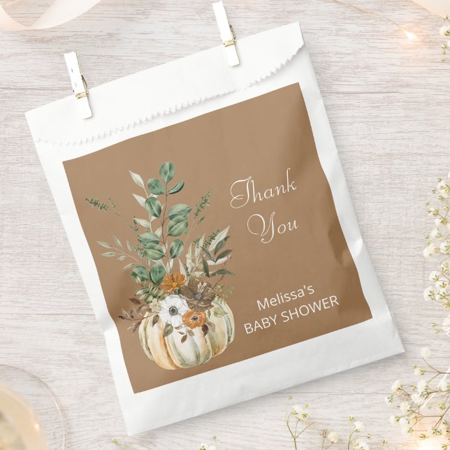 Ein kleiner Kürbis ist auf dem Weg rustikalen brau Geschenktütchen (Von Creator hochgeladen)