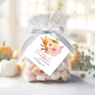 Ein kleiner Kürbis ist auf dem Weg zur Babydusche Geschenkanhänger
