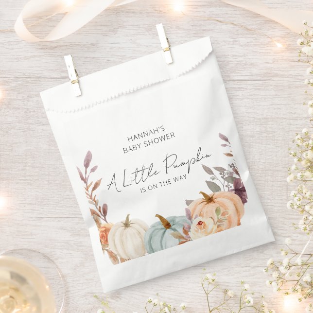 Ein kleiner Kürbis ist auf der Way Baby Dusche Geschenktütchen (Ausgeschnitten)