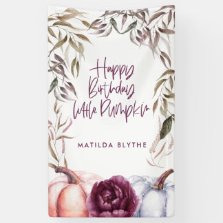 Ein kleiner Kürbis lila Blumenfall Geburtstag Banner
