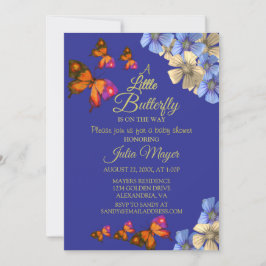 Ein kleiner Schmetterling ist auf dem Weg zum Blum Einladung