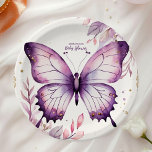 Ein kleiner Schmetterling ist auf dem Weg zur Baby Pappteller<br><div class="desc">Feiern Sie die bevorstehende Ankunft eines kleinen Mädchens mit der A Little Butterfly is On Your Way Baby Shower Paper Teller! Diese wunderschönen Teller sind mit zarten Schmetterlingen, die auf einem weichen pastellfarbenen Hintergrund flattern, mit eleganten Goldfolienakzenten, die eine Touch von Eleganz und Charme verleihen. Das Design spiegelt die Schönheit...</div>
