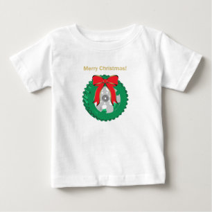 Ein kleiner Typ froher Weihnachts-Reifenreath auf Baby T-shirt