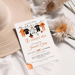 Ein kleines Halloween-Baby-Duschbaby Einladung