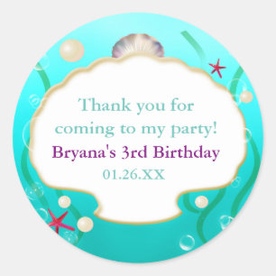 Ein kleines Meerjungfrau-Matching-Sea-Muschel-Gast Runder Aufkleber