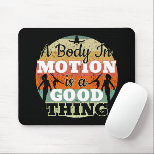 Ein Körper in Bewegung - Mädchen Turnen Mentalität Mousepad