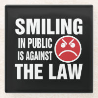 Ein Lächeln in der Öffentlichkeit ist gegen das Ge