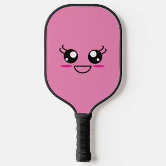 Ein Lächeln in Kawaii auf dem rosa Pickleball Padd Schläger