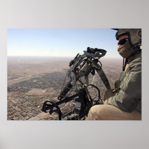 Ein Leiter der Crew sucht verdächtige Aktivitäten Poster