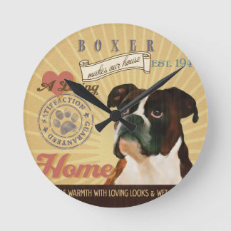 Ein liebevoller Boxer macht unser Haus-Zuhause Runde Wanduhr