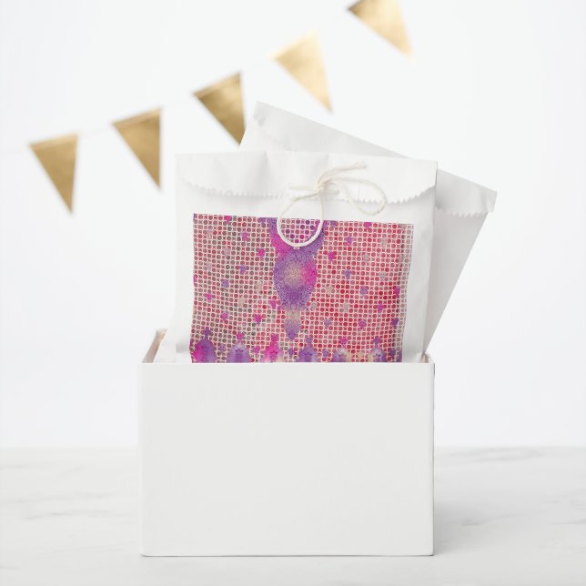 ein lila Hintergrund mit Punkten Geschenktütchen (Party)