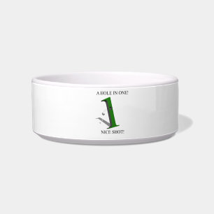 Ein Loch in einem Golfball Napf