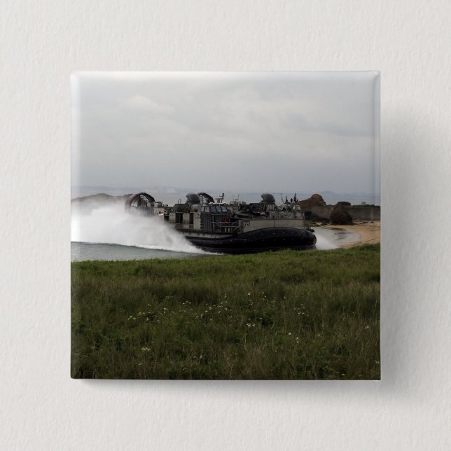 Ein Luftpolster eines Landefahrzeugs kommt an Land Button (Vorderseite)