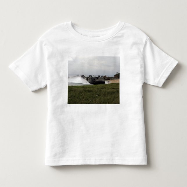Ein Luftpolster eines Landefahrzeugs kommt an Land Kleinkind T-shirt (Vorderseite)