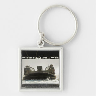 Ein Luftpolster für das Landefahrzeug bereitet sic Schlüsselanhänger