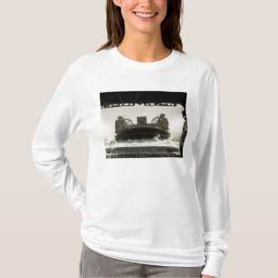 Ein Luftpolster für das Landefahrzeug bereitet sic T-Shirt