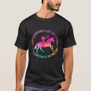 Ein Mädchen, das ein Pferd und einen Bogen handhab T-Shirt