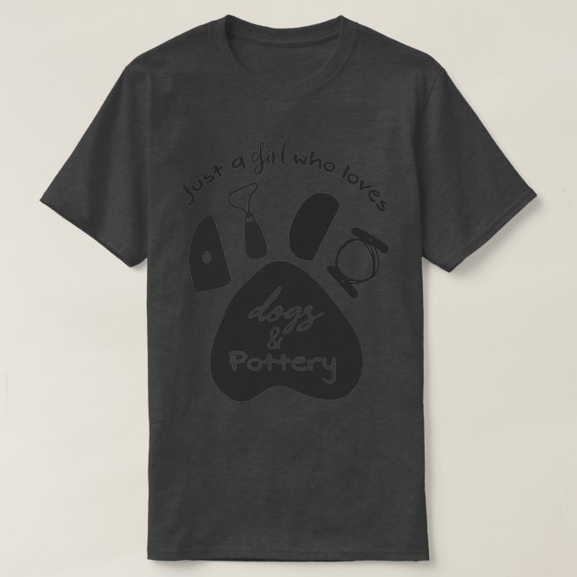 Ein Mädchen, das Hunde und Töpferwaren Liebe T-Shirt (Design vorne)