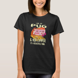 Ein Mädchen, ihr Mops und ihr Wohnmobil Mops Hund T-Shirt