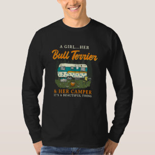 Ein Mädchen ihre Bull Terrier und ihr Camper Bully T-Shirt