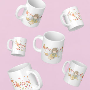 Ein Mädchen mit einer Tasse Tee und fliegenden Blä