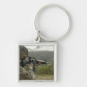 Ein Marinesoldat leitet Bohrgeräte Schlüsselanhänger