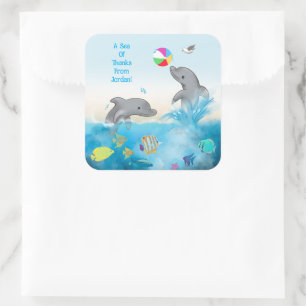 Ein Meer des Dankes Dolphin Ocean Volleyball Quadratischer Aufkleber