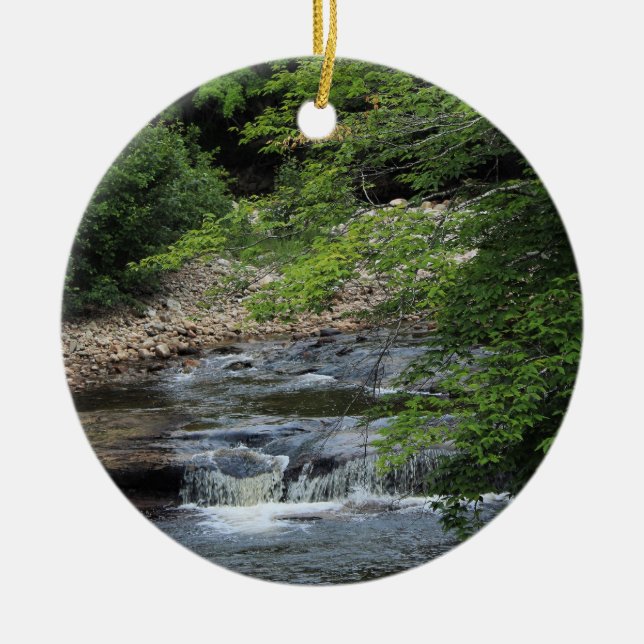 Ein Miniaturwasserfall Keramik Ornament (Vorne)