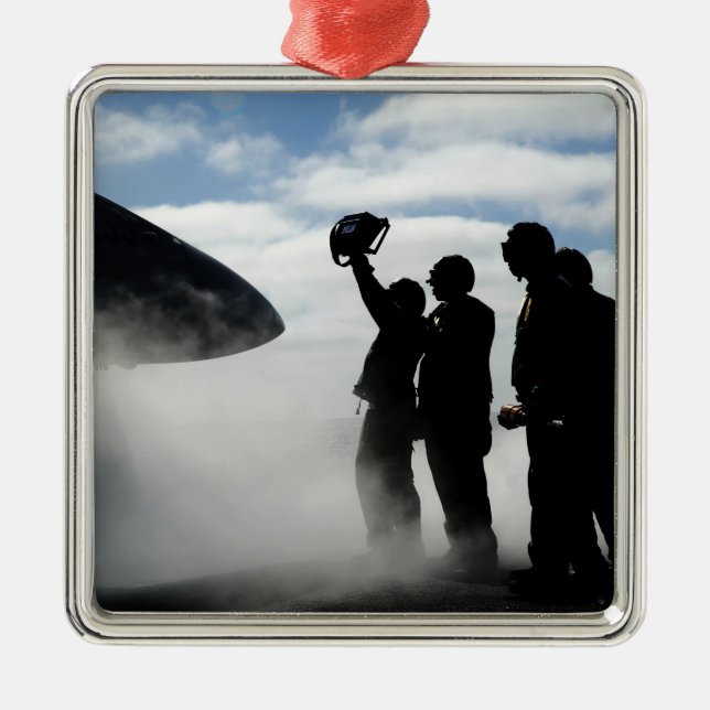 Ein Mitglied der Crew eines Cockpits Ornament Aus Metall (Vorne)