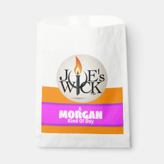 Ein Morgan-Tag: mit Joe's Wick-Logo Geschenktütchen