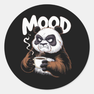 Ein mürrischer Panda mit einer Kaffeetasse Runder Aufkleber