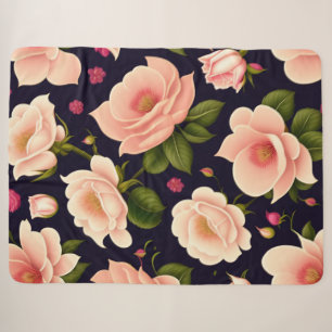 Ein nahtloses Muster mit rosa Rosen auf einem dunk Sherpadecke