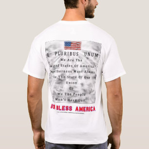 Ein Nation Teilen-GOTT SEGNEN AMERIKA in den roten T-Shirt
