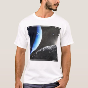 Ein Neptun ist ein winziges Mondlager. T-Shirt