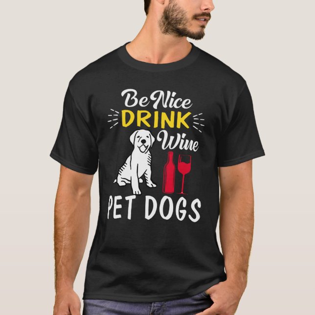 ein netter Begleithund für einen Drink T-Shirt (Vorderseite)