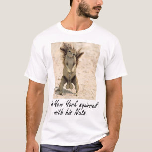 Ein New- Yorkeichhörnchen mit seinen Nüssen T-Shirt