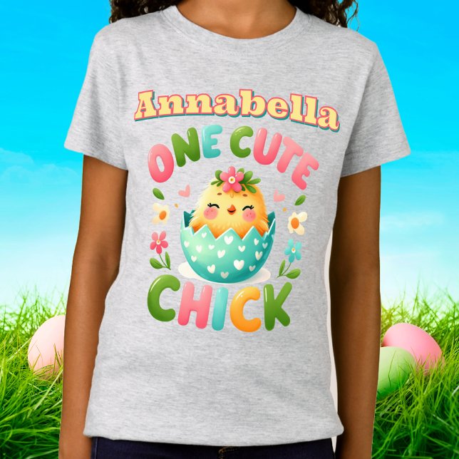 Ein Niedlicher Chick Baby Bird mit Herz und Petale T-Shirt (Adorable Easter Chick in Turquoise Egg with Hearts and Flowers all around Tee with Name for Girls!)