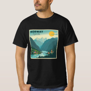 Ein nostalgisches Classic Travel Poster - Norwegen T-Shirt